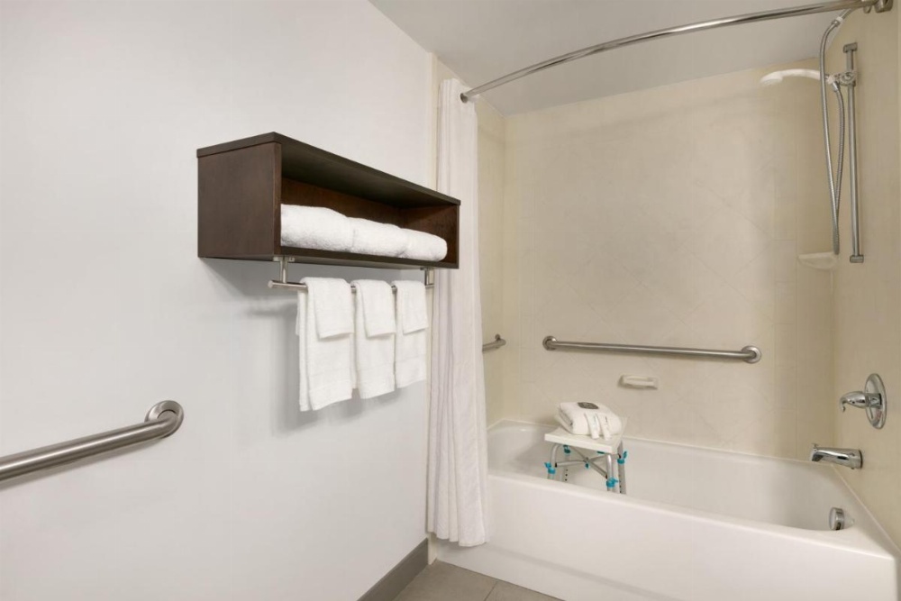 Room image 3
