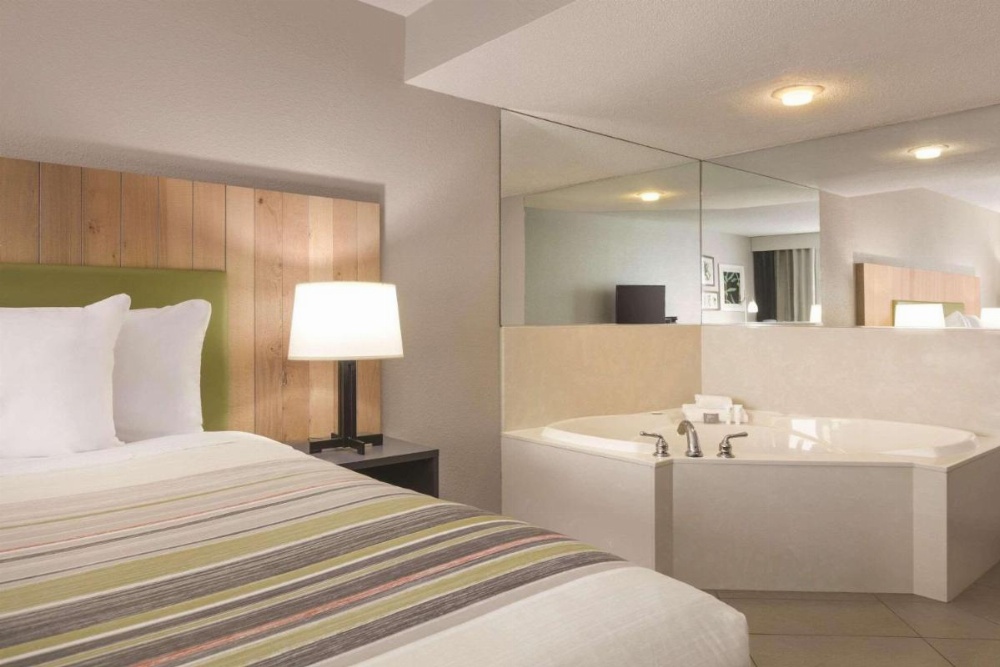 Quadruple Room with Two Queen Beds - Disability Access/Non Smoking