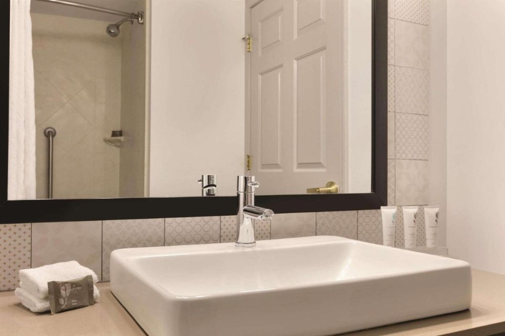 King Suite with Whirlpool - Non-smoking